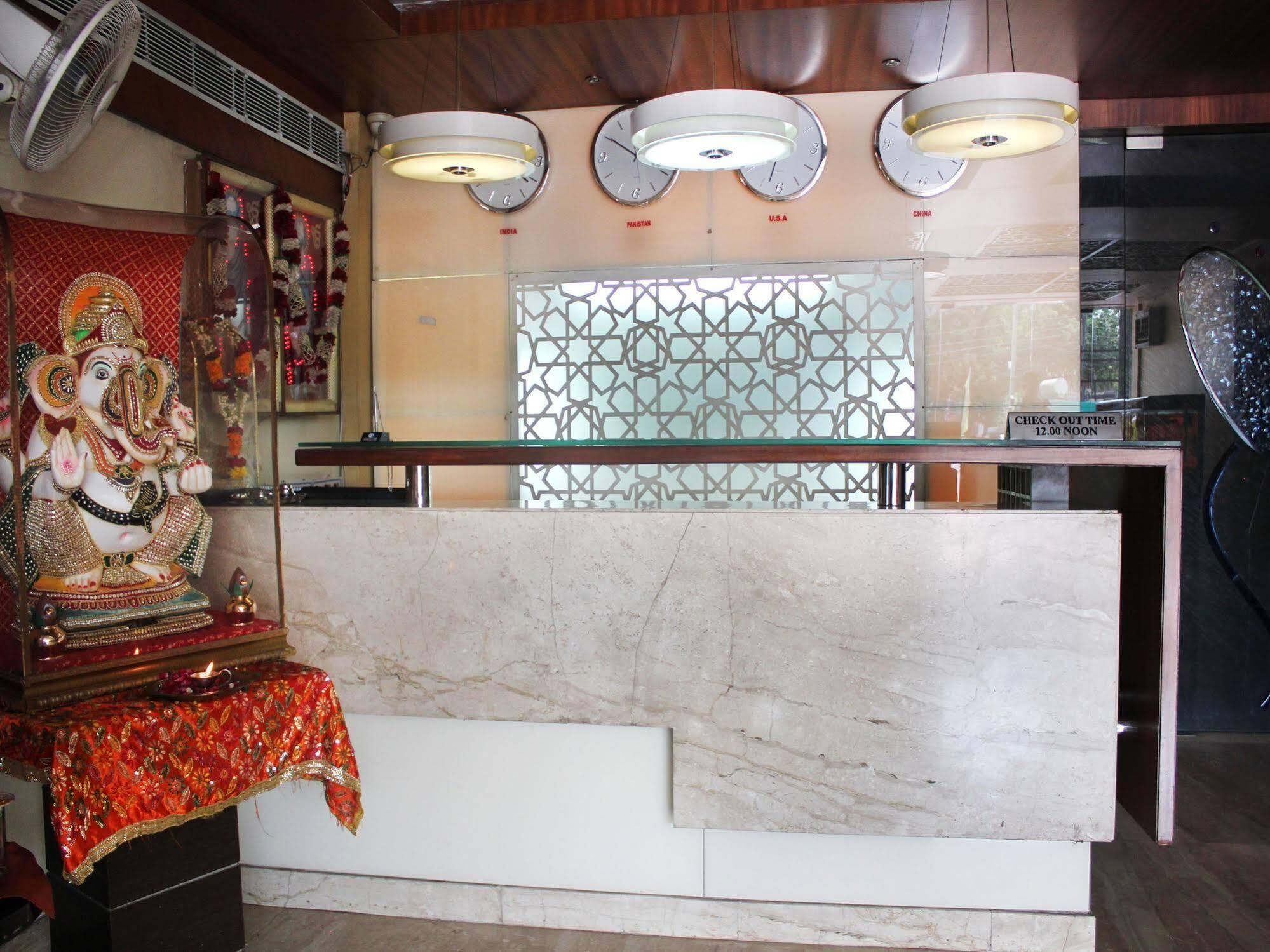 Hotel Rajmandir Faridabad Exterior foto